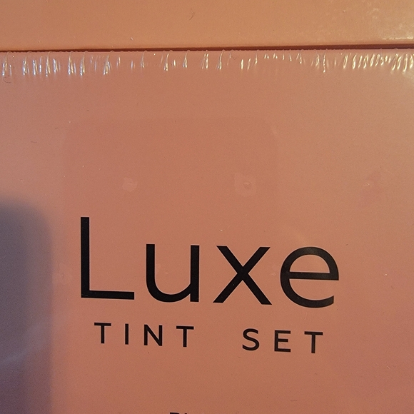 Luxe Lash Lift And Lash Tint Set in Black - Picture 3 of 3